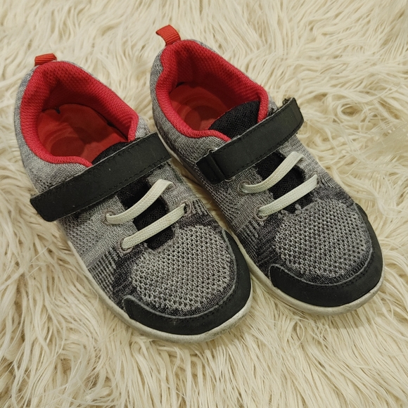 Toddler Size 10 Tennis Shoes - Picture 6 of 9